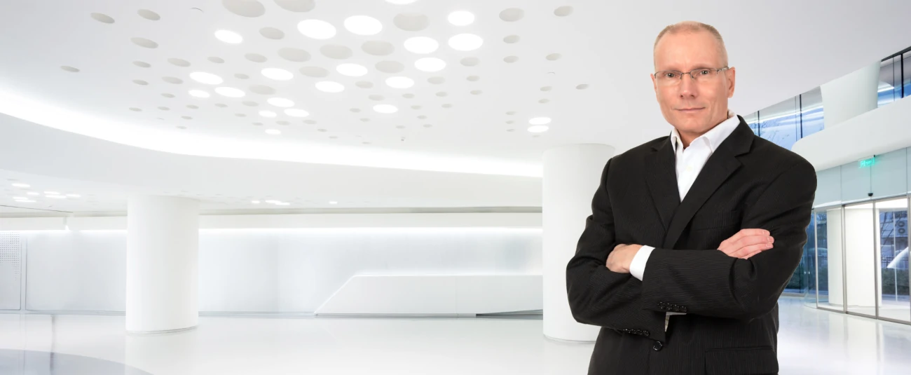 Founder of Growth IV in building foyer